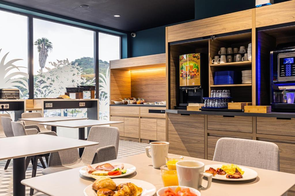 Holiday Inn Express Ajaccio By Ihg Exterior foto